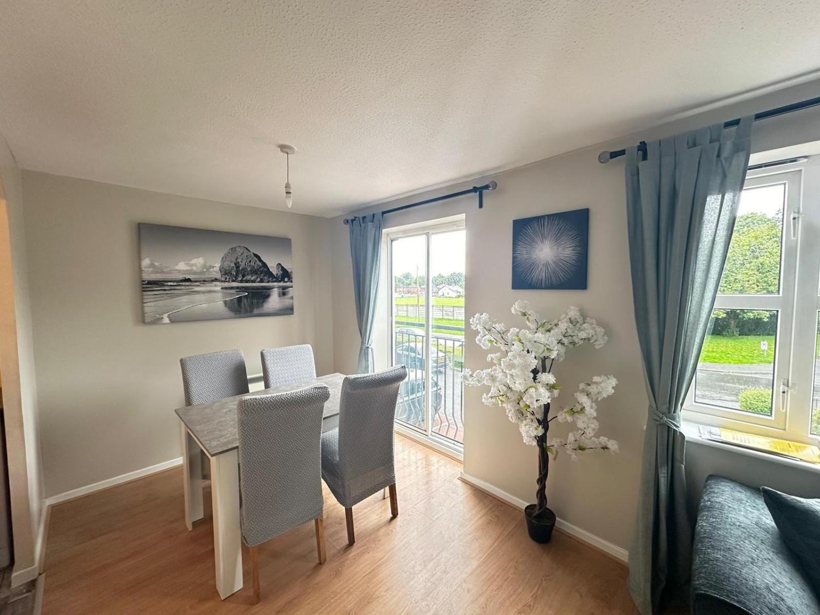 Lovely 2 Dbl Bed Apartment Near Heaton Park And North Manchester Hospital With Parking Экстерьер фото